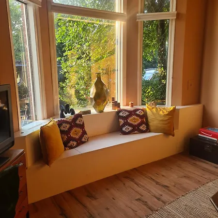 Spacious Eclectic Near Sea & Amsterdam Lejlighed