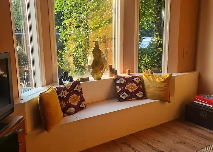 Spacious Eclectic Near Sea & Amsterdam דירה