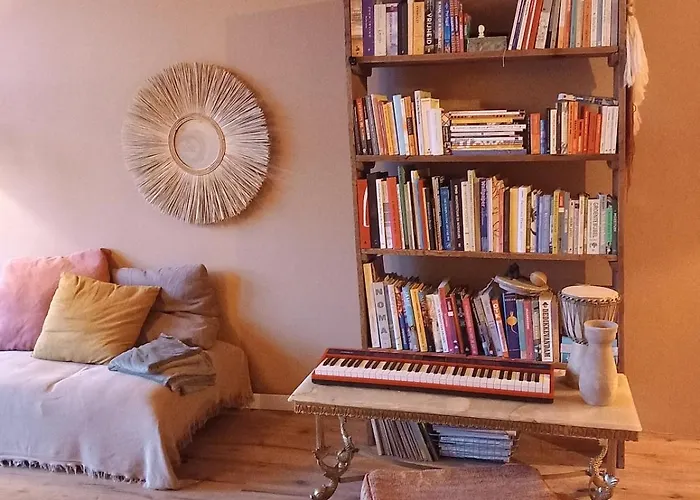 Spacious Eclectic Near Sea & Amsterdam