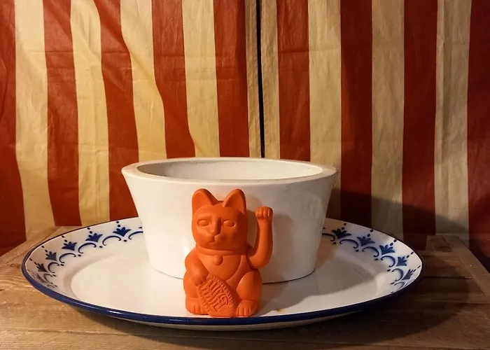 Spacious Eclectic Near Sea & Amsterdam דירה איימאודן